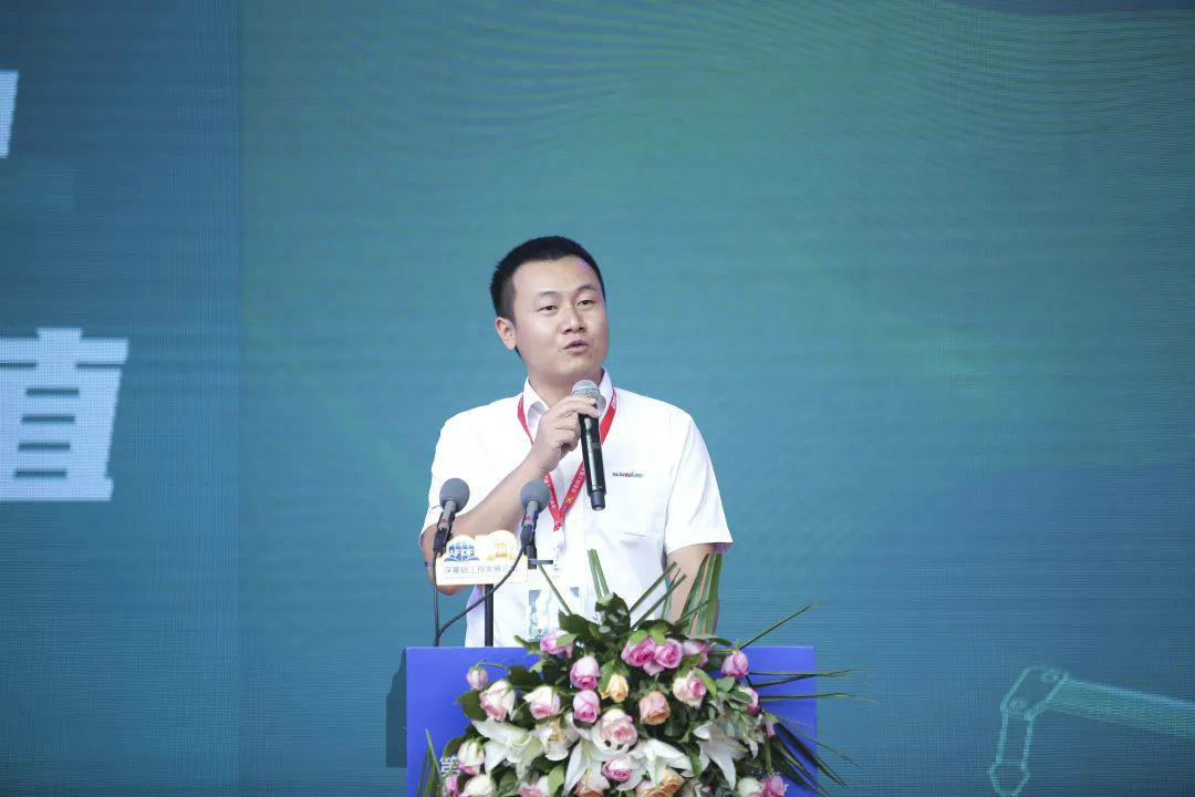 尊龙凯时ag智能天下客户交流会在深基础工程生长论坛会场举行