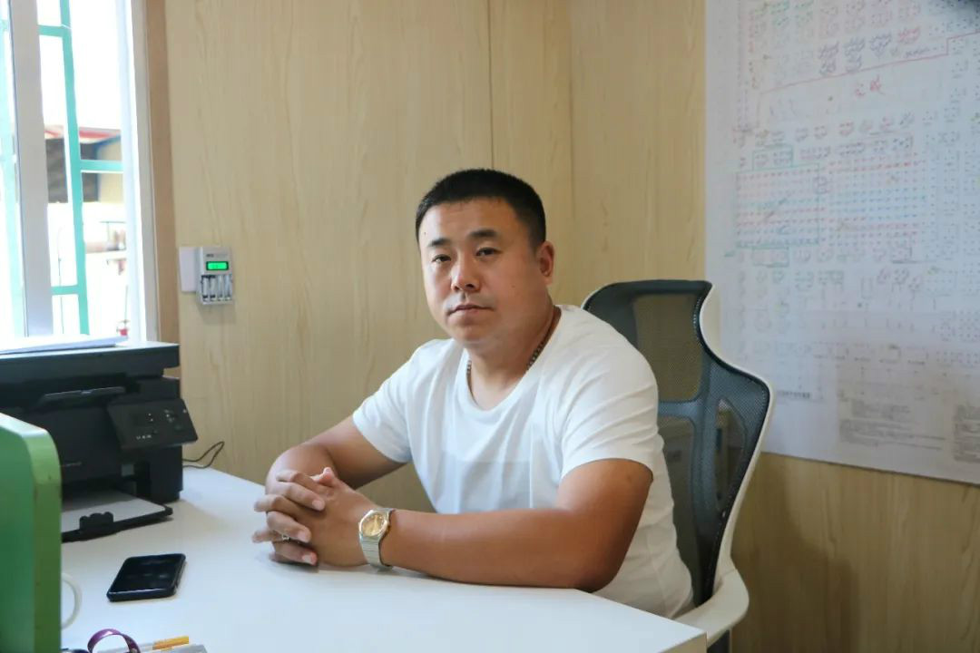 液压静力压桩机从1台到21台，他只用了8年！