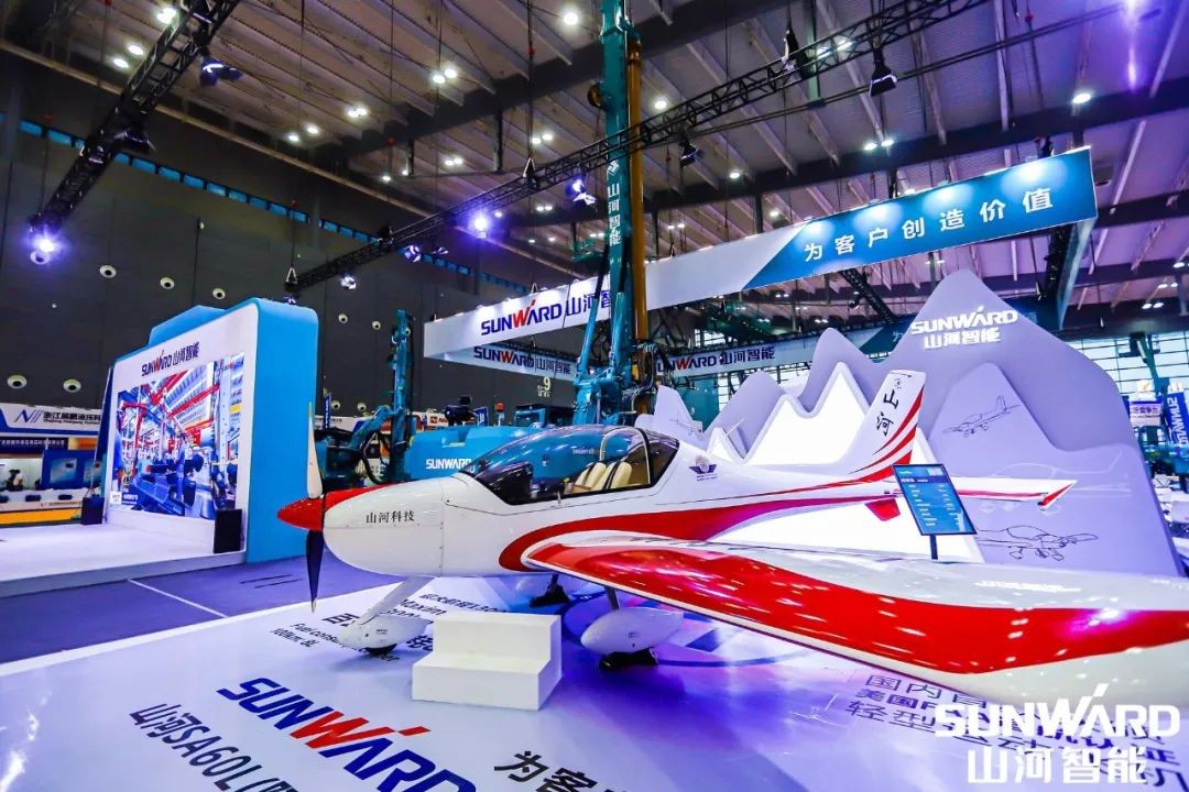 “尊龙凯时ag绿”亮相长沙国际工程机械展，50余款产品尽显尊龙凯时ag智能立异实力