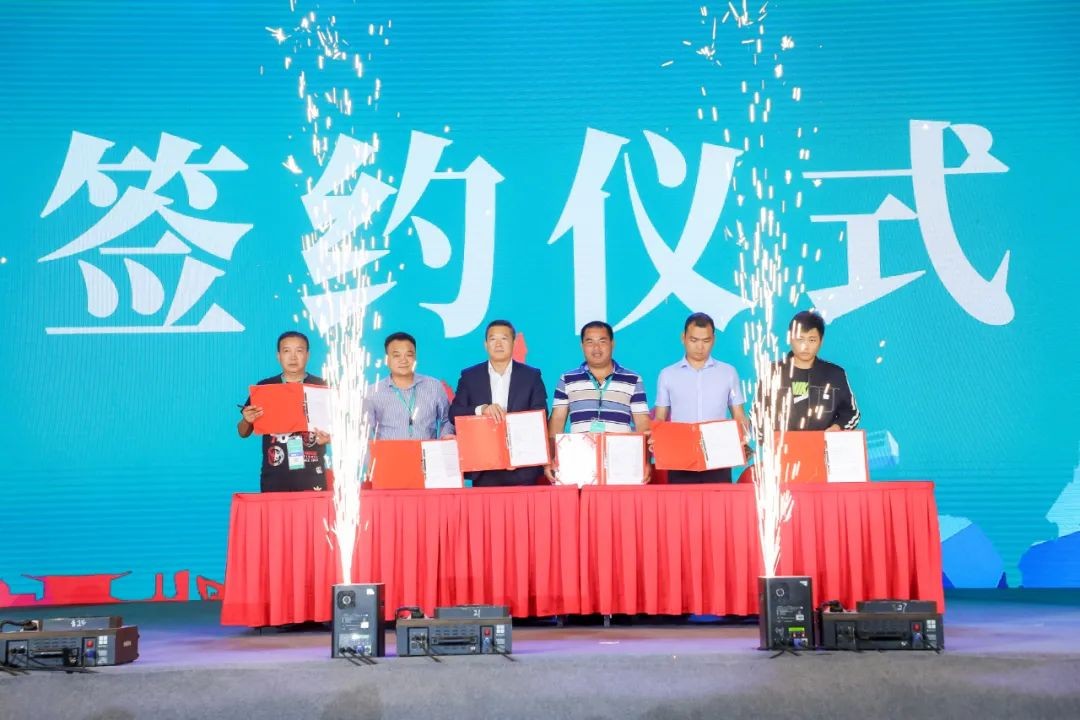 “爆品”出击！尊龙凯时ag智能客户交流会签约超8亿元