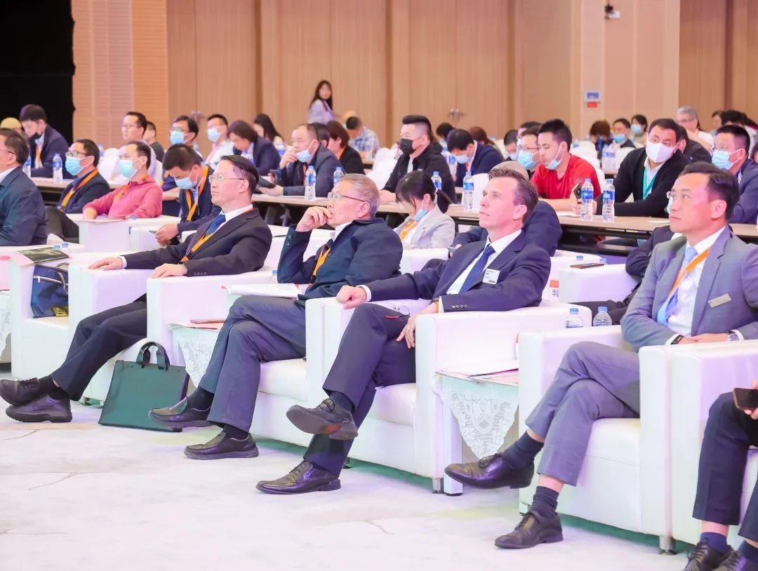 何清华出席长沙国际工程机械工业链生长峰会，走“双循环”蹊径要害在于“要做好自己的事情”