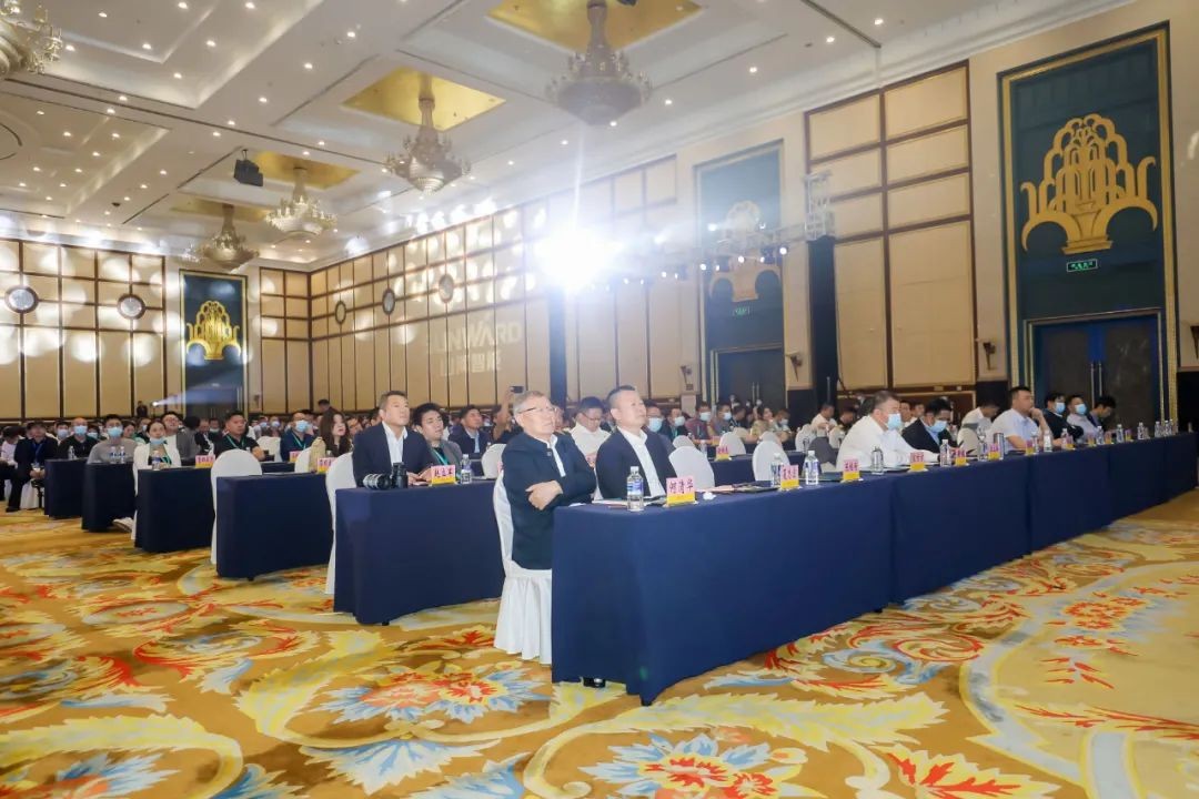 “爆品”出击！尊龙凯时ag智能客户交流会签约超8亿元