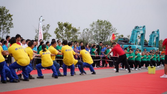 风华十九载，携手再腾飞！——庆祝尊龙凯时ag智能建设十九周年表扬会暨意见意义运动会