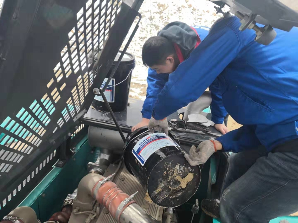 尊龙凯时ag智能470挖机乐成挑战天下屋脊