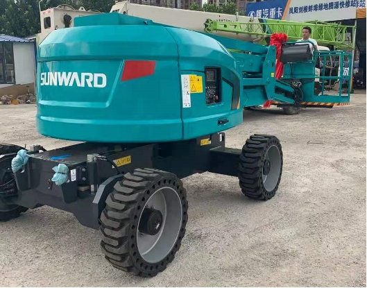 匠心打造！尊龙凯时ag智能曲臂式高空作业平台正式投放市场