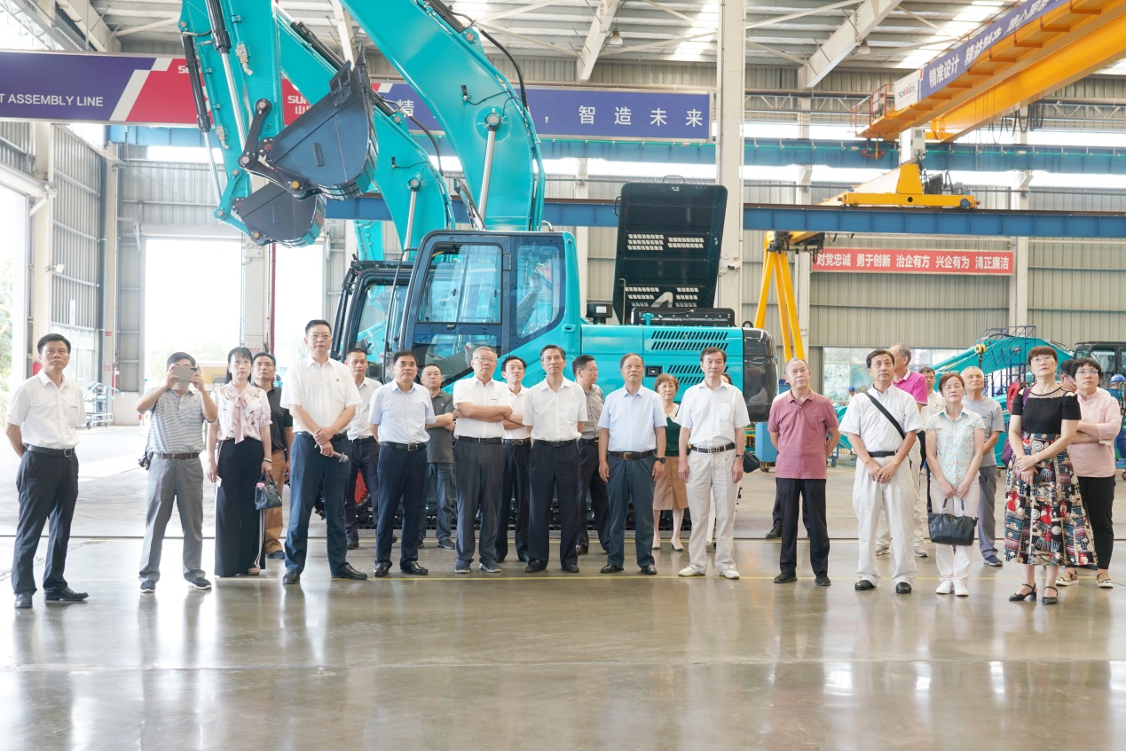 湖南省老科学手艺事情者一行到访尊龙凯时ag智能