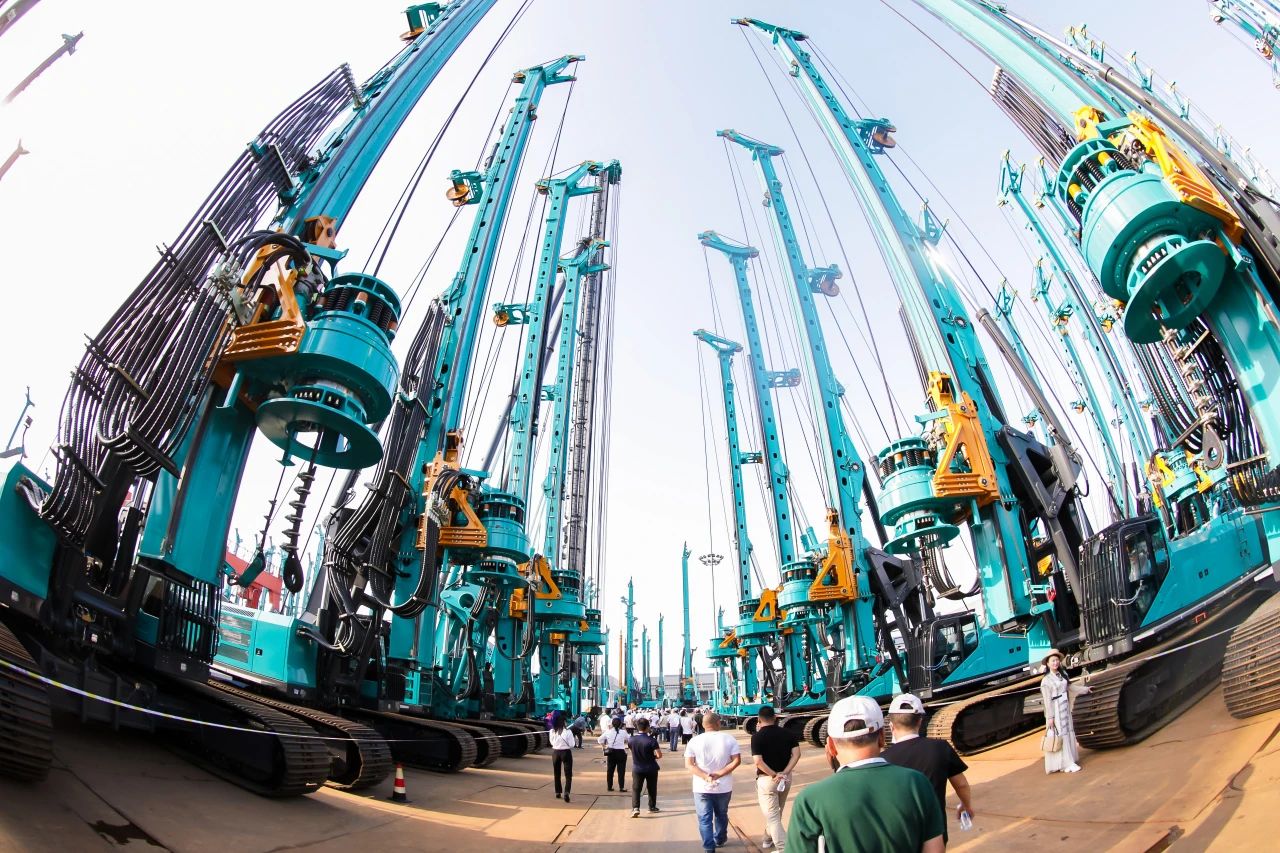 四大成套装备携手登。∽鹆盿g智能立异效果展示会交出“亮眼答卷”