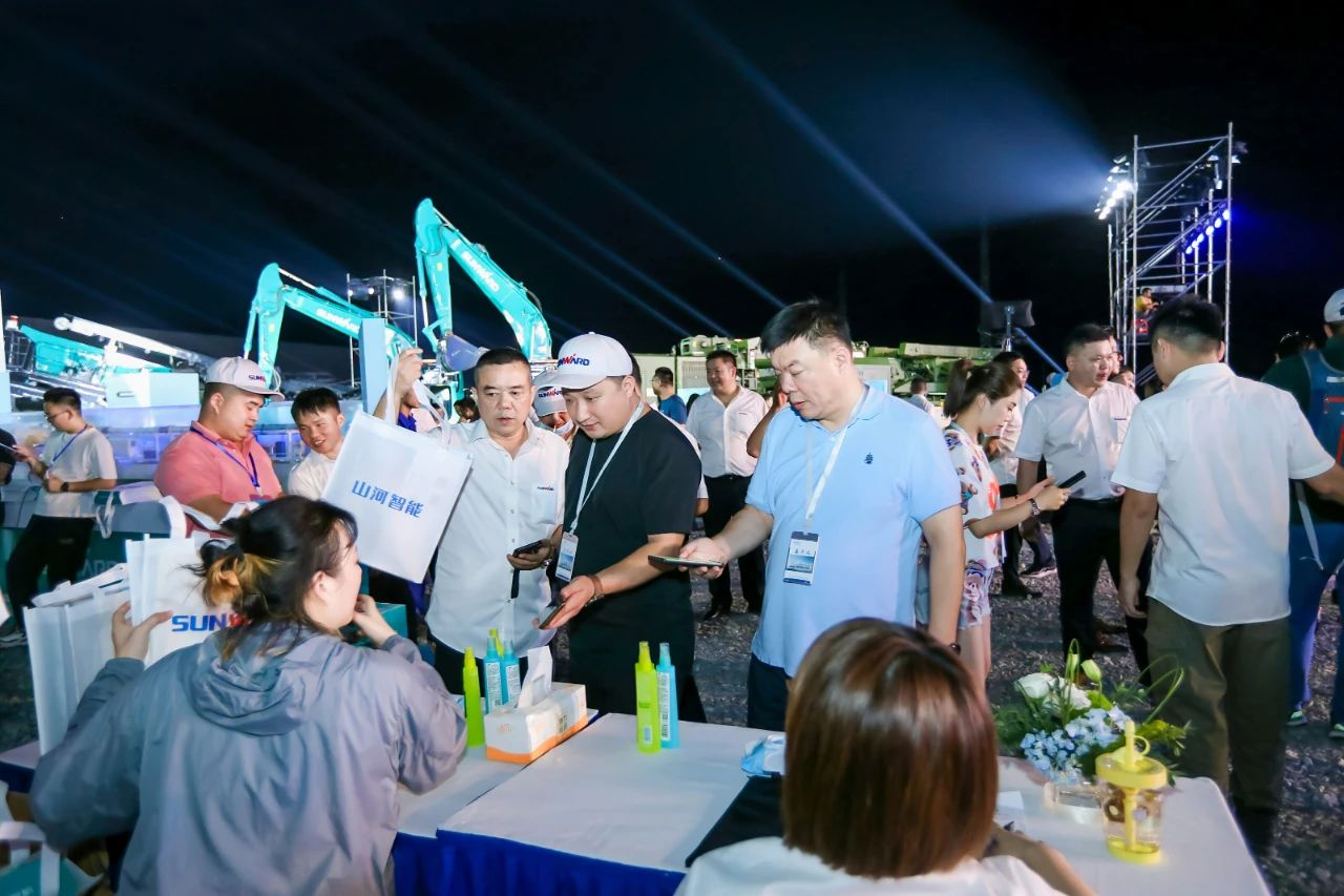 逛展超热闹！尊龙凯时ag智能效果展示会高能名时势来袭