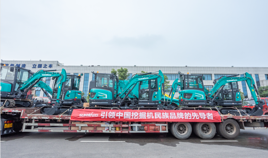 里程碑！尊龙凯时ag智能出口欧洲第20000台暨大型挖掘机批量交付仪式乐成举行