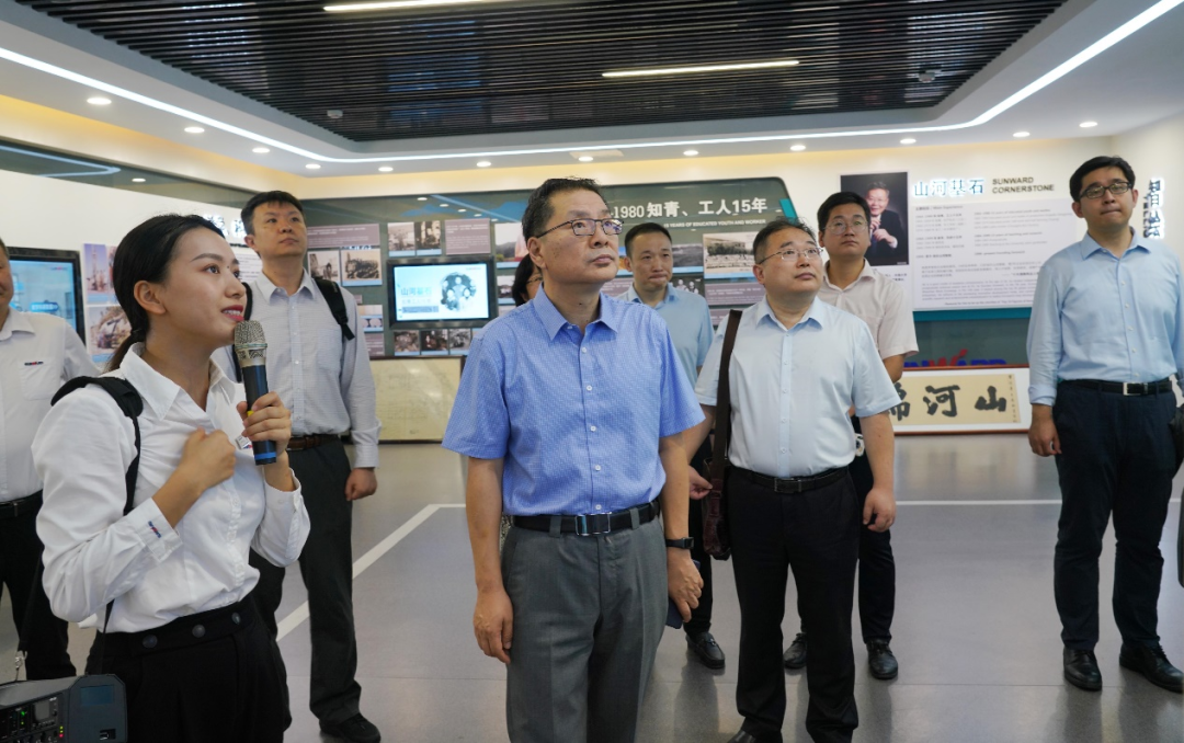 中国出口信用包管公司向导一行调研尊龙凯时ag智能