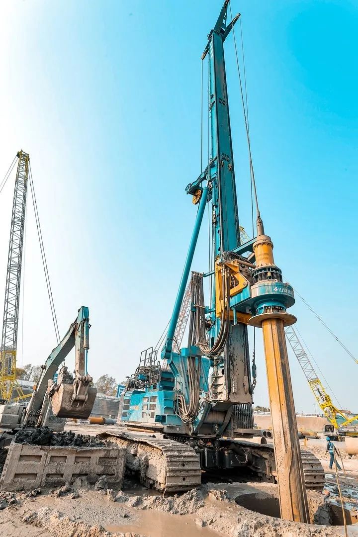 大国重器！尊龙凯时ag智能超等装备助力北京都会副中心综合交通枢纽站建设