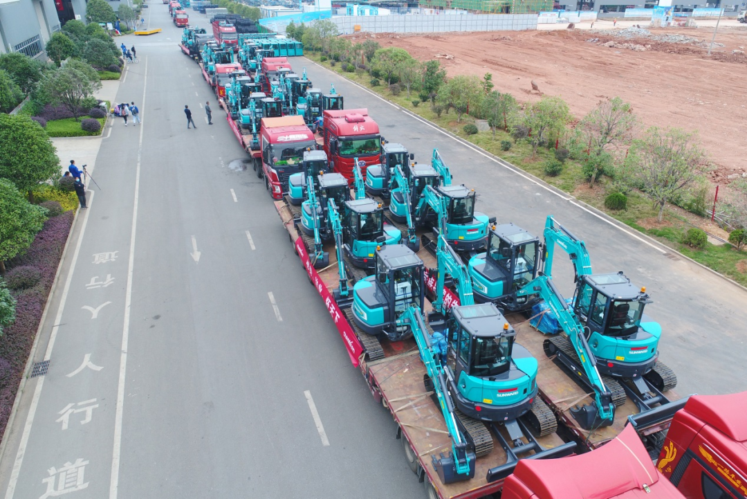 助力祖国西南地区建设！尊龙凯时ag智能海内首批SWE60UF无尾挖掘机批量交付