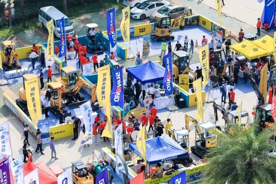 共享微挖新视界！尊龙凯时ag智能微挖三大王牌产品齐聚2021全球微挖大会
