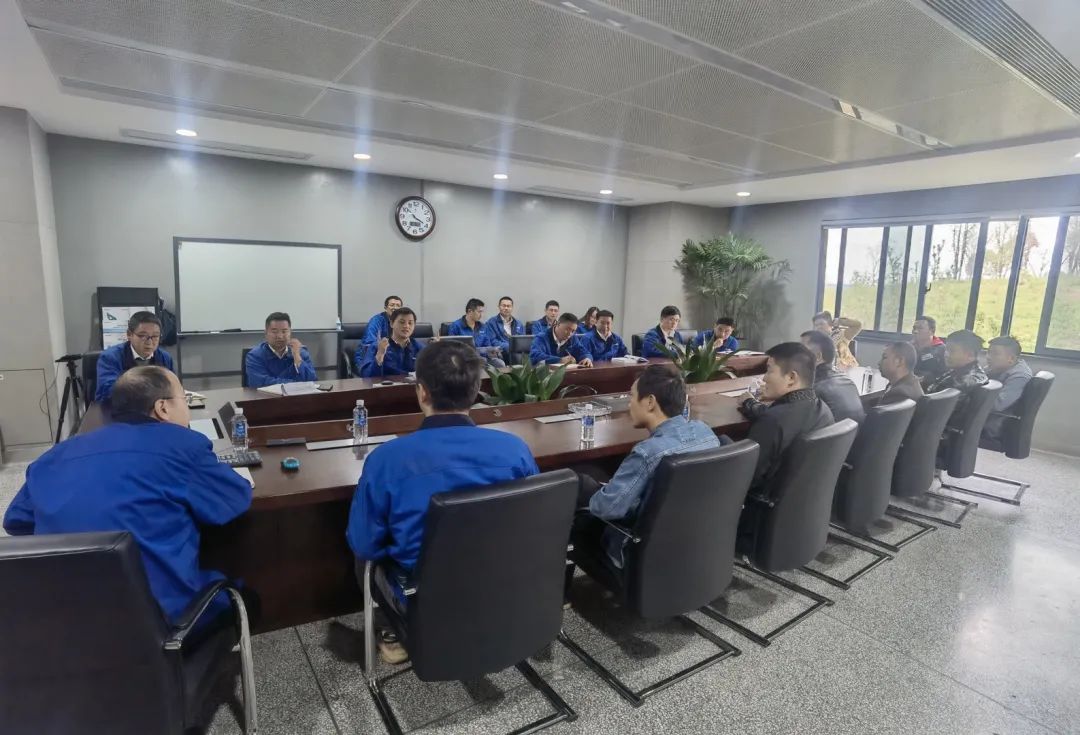 一起来“找茬”！10位“超等体验官”试驾尊龙凯时ag智能最新“F系列”挖掘机