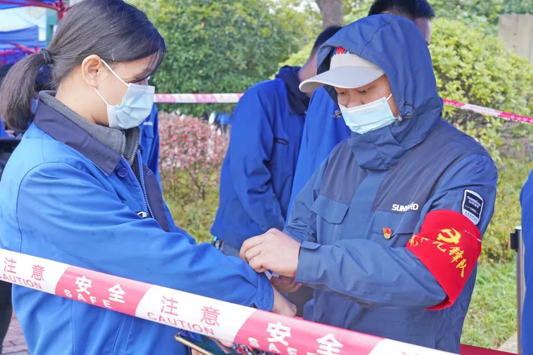 采样完成率近100%！尊龙凯时ag智能第一时间开展全员核酸检测，包管清静生产