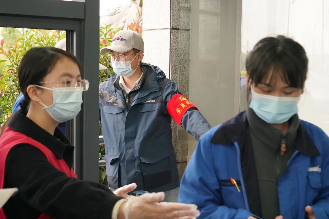 采样完成率近100%！尊龙凯时ag智能第一时间开展全员核酸检测，包管清静生产