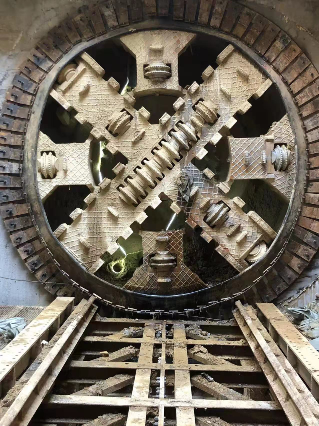 历时424天，创下最高纪录！万家丽快速化刷新北延线（含电力隧道）全线意会