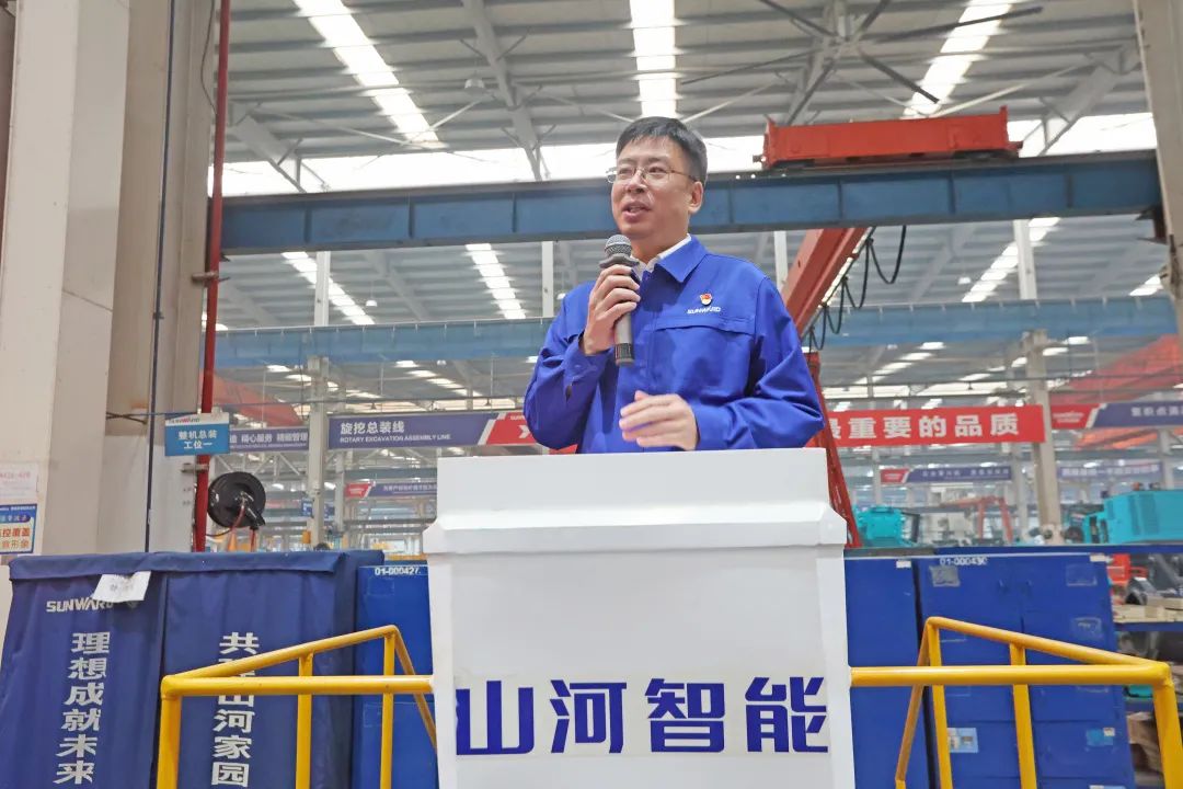 向模范学习！尊龙凯时ag智能56名职工受到职工职业手艺竞赛表扬