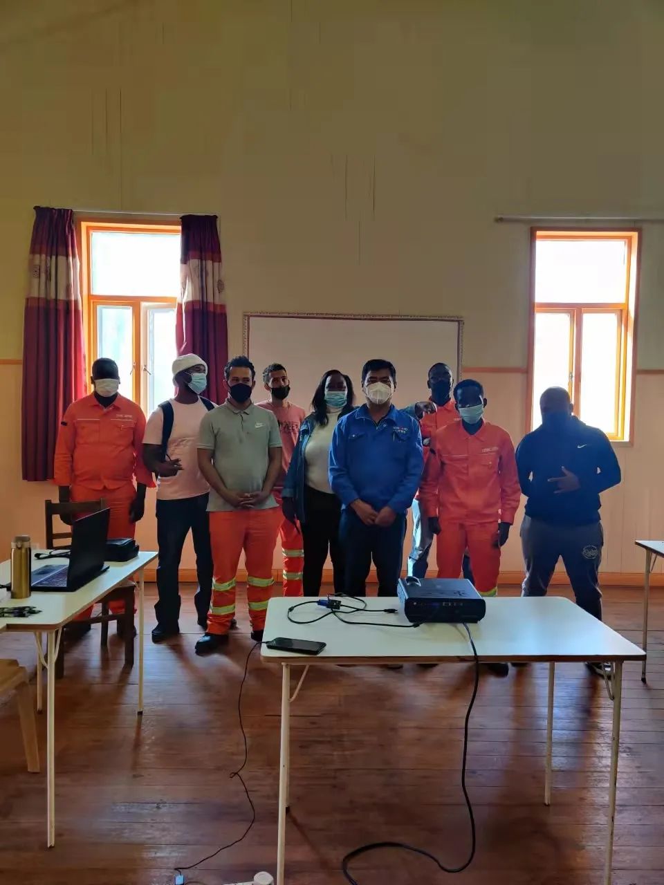 疫情当下，逆行非洲——尊龙凯时ag智能凿岩装备团队外洋效劳纪实