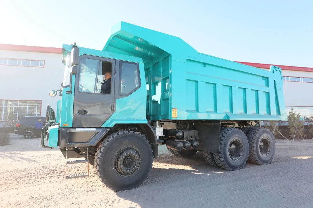 一连助力“双碳”目的！尊龙凯时ag智能（鄂尔多斯）绿色智慧矿山研究院正式建设