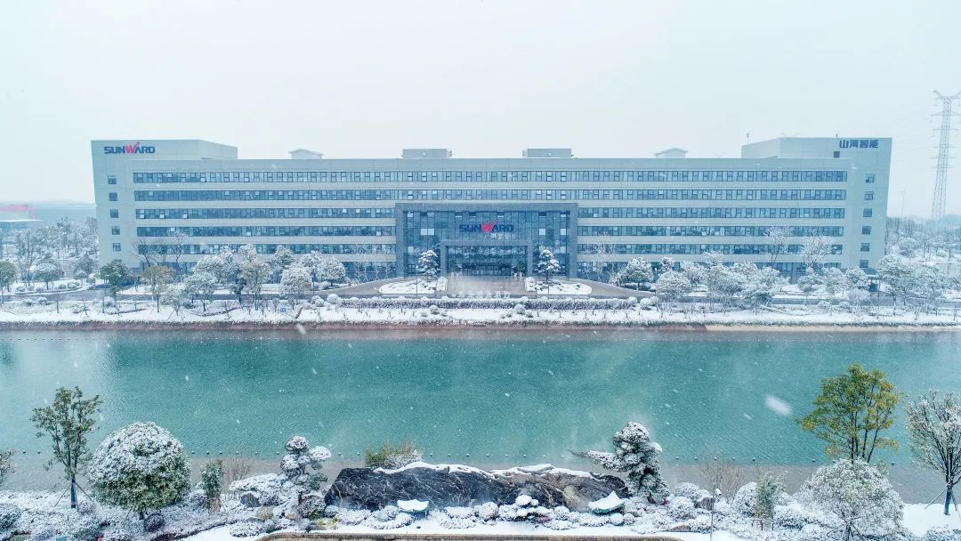 瑞雪兆有年，邀您共赏雪中尊龙凯时ag！