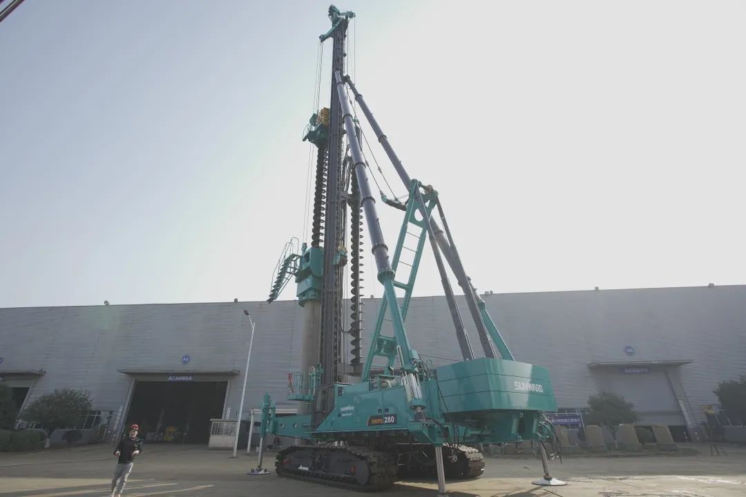 植桩奇兵！尊龙凯时ag智能开启大直径预制桩施工全新探索实践