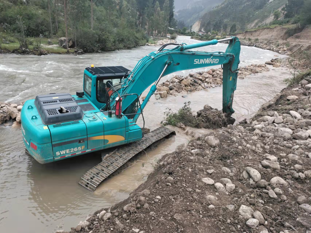 挑战天下第二高山脉！尊龙凯时ag智能装备助力秘鲁安第斯国家公路项目建设