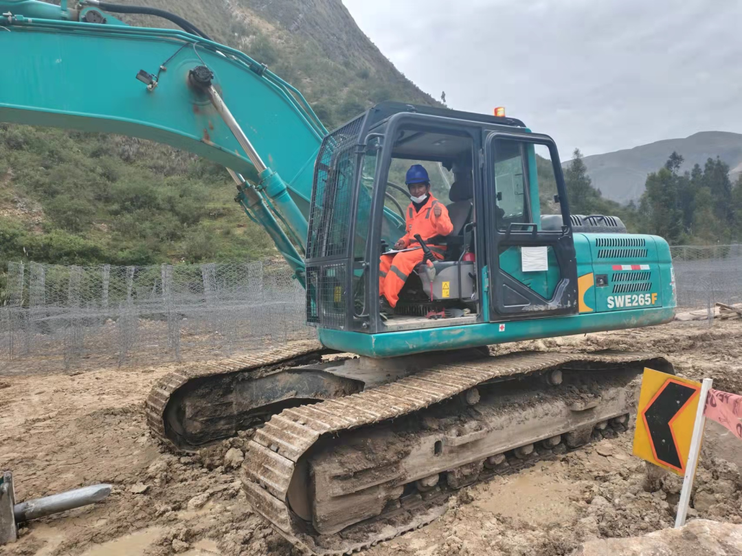 挑战天下第二高山脉！尊龙凯时ag智能装备助力秘鲁安第斯国家公路项目建设