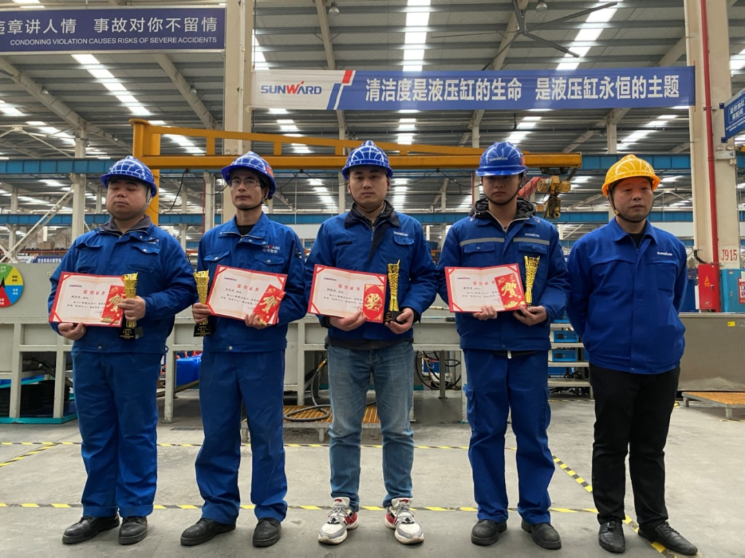 尊龙凯时ag工匠 | “浪波”不言苦，甘为“人梯”承大重