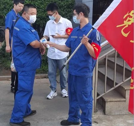 尊龙凯时ag工匠 | “浪波”不言苦，甘为“人梯”承大重