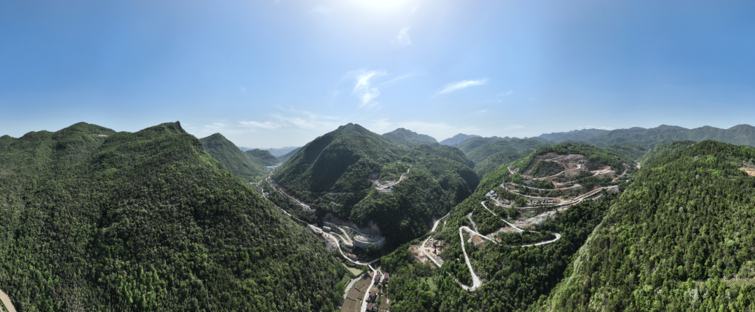 展现施工“奇效”！尊龙凯时ag智能旋挖钻机强势助力炉慈高速公路建设