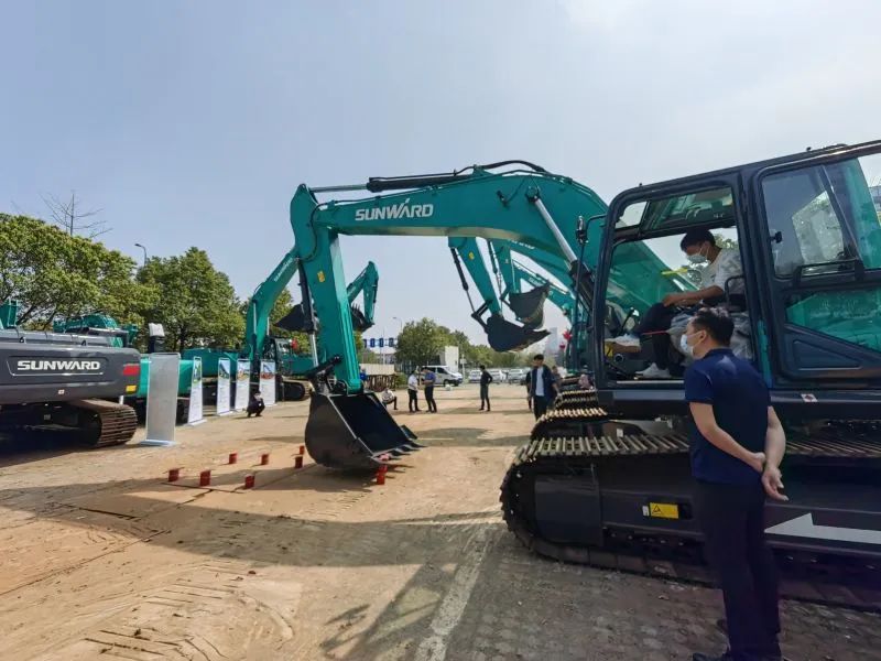 再现交机热潮！尊龙凯时ag智能中大挖一连向市场进军