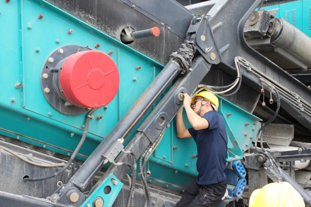 打造效劳标杆！尊龙凯时ag普石勒“效劳万里行”活动火热举行中