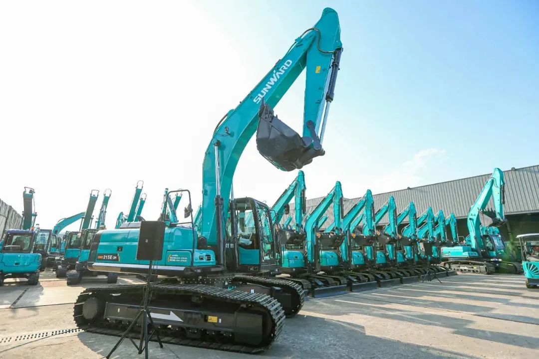 再获首单！尊龙凯时ag智能成为湖南自贸试验区首单“融资租赁+工程机械装备出口”试点营业落地单位