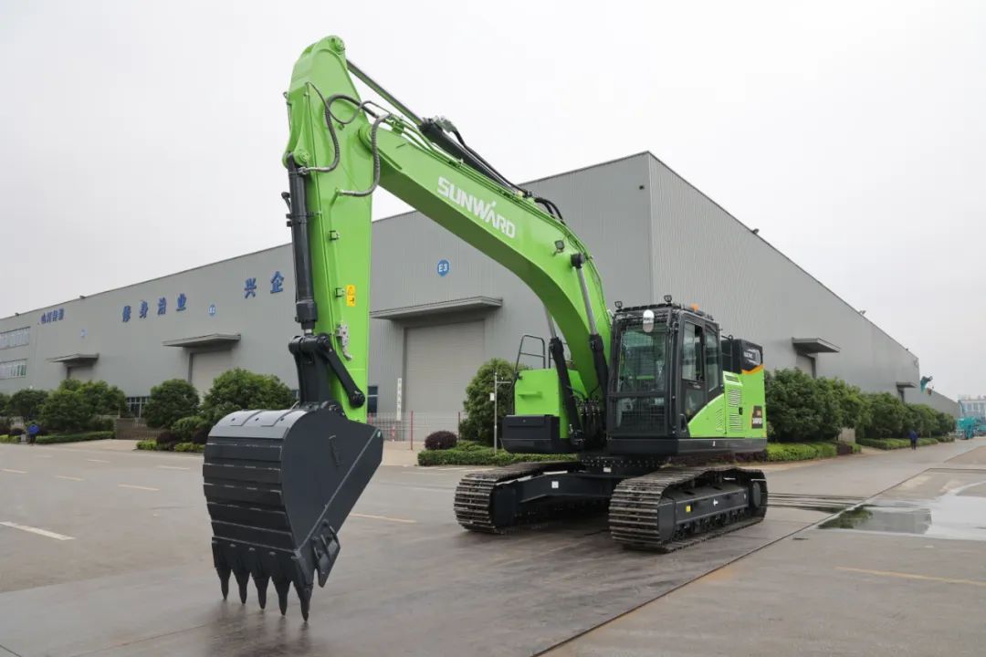 征战川藏铁路！尊龙凯时ag智能新一代电动挖掘机乐成交付