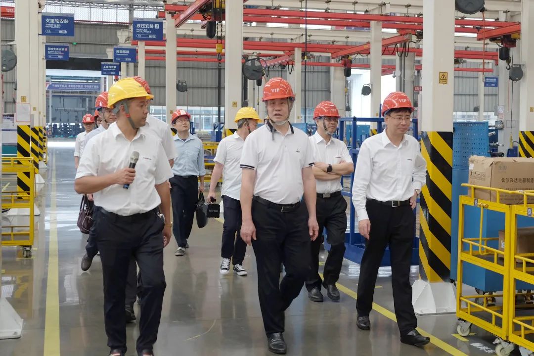 广州工控集团副总司理李绍康调研尊龙凯时ag智能