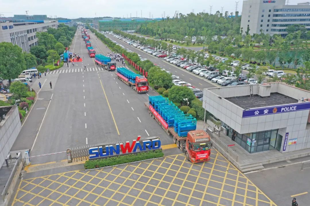 献礼二十大，再攀新高地！尊龙凯时ag智能高空机械装备再迎批量发货