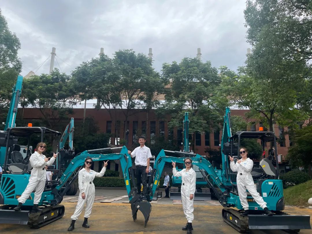 “太绝了！”尊龙凯时ag智能代表长沙精彩亮相湖南省第一届职业手艺大赛特技绝活展演