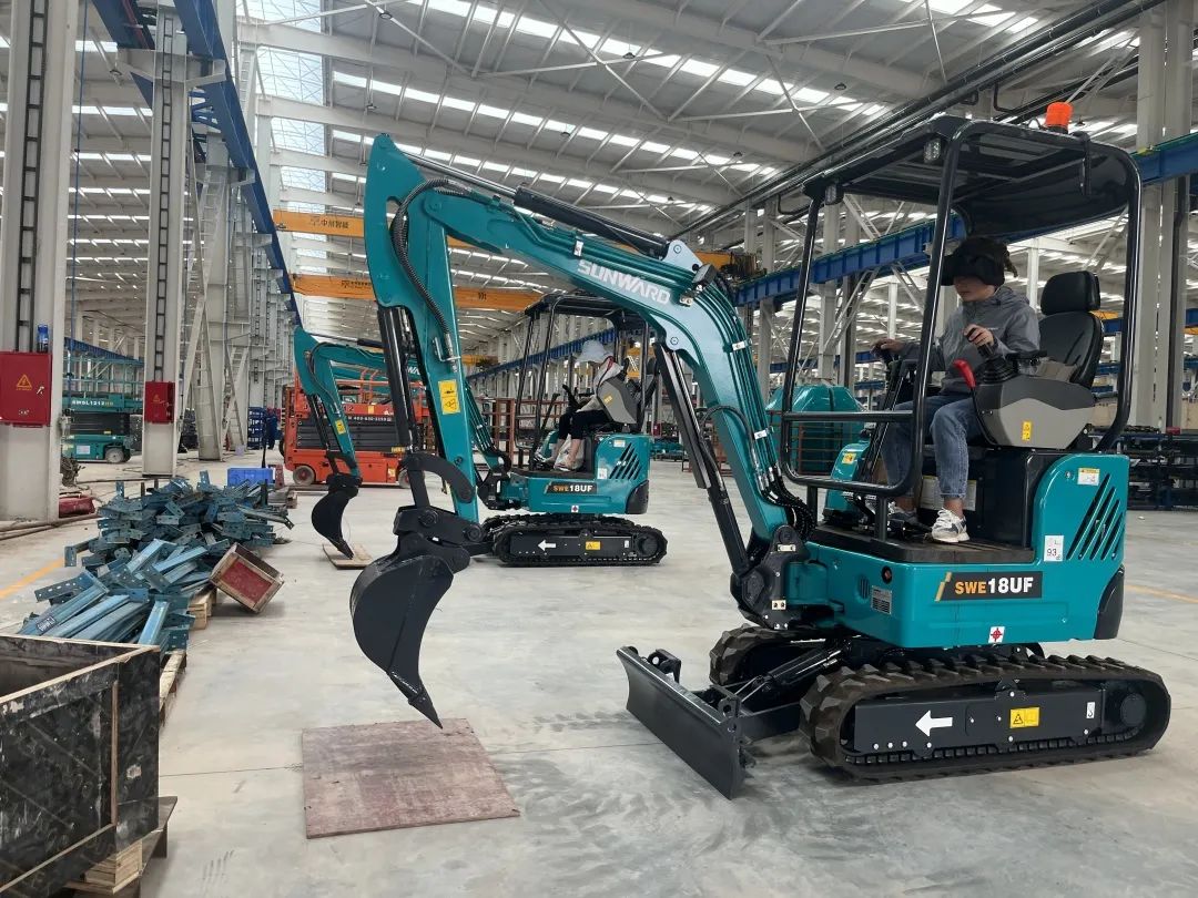 “太绝了！”尊龙凯时ag智能代表长沙精彩亮相湖南省第一届职业手艺大赛特技绝活展演