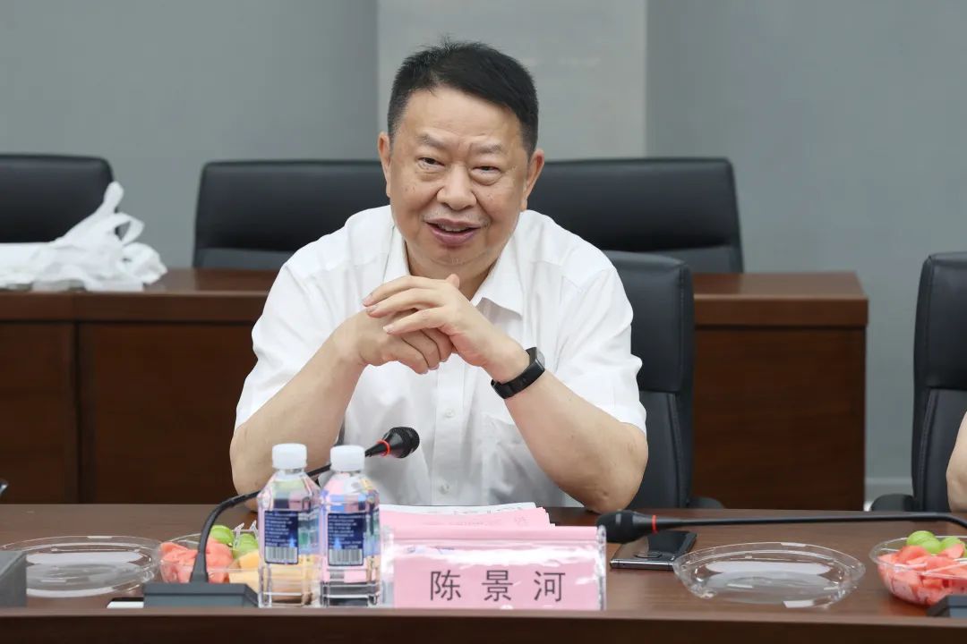 紫金矿业集团党委书记、董事长陈景河莅临尊龙凯时ag智能考察交流