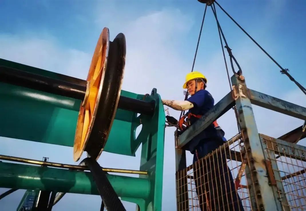 “创立施工事业！”他们和尊龙凯时ag智能“超等桩备”一起助建燕矶长江大桥