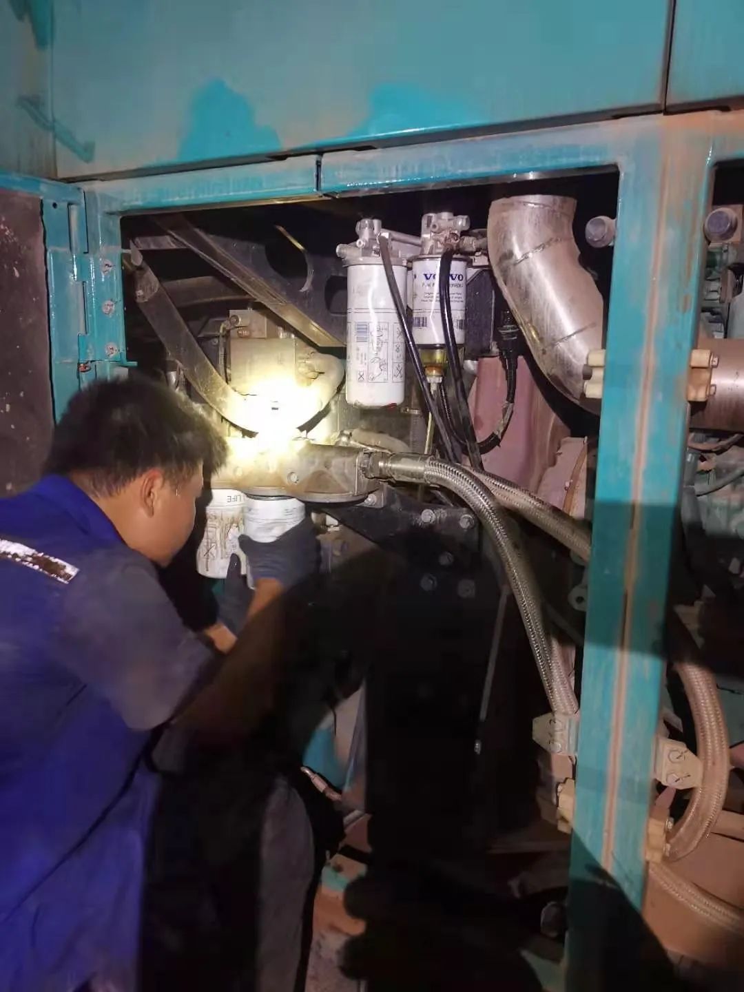 “创立施工事业！”他们和尊龙凯时ag智能“超等桩备”一起助建燕矶长江大桥