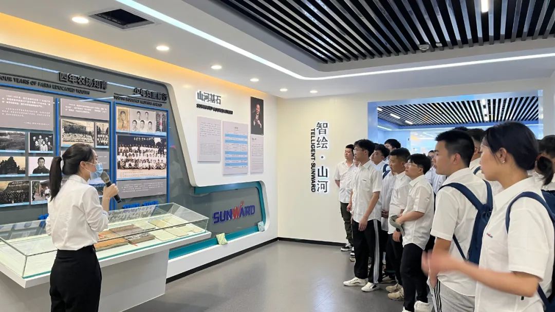 校招 | 盛夏七月，这群“向着太阳奔驰”的少年来尊龙凯时ag智能啦！