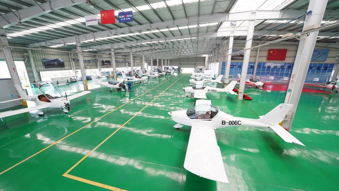 23个月交付100架！尊龙凯时ag航空第 199、200 架阿若拉飞机顺遂下线交付