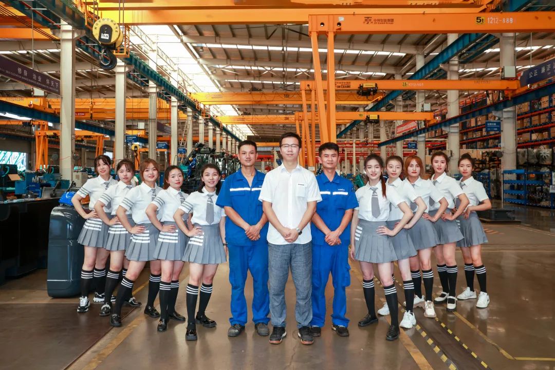 又酷又辣又炫！尊龙凯时ag智能第二届挖机废物来了