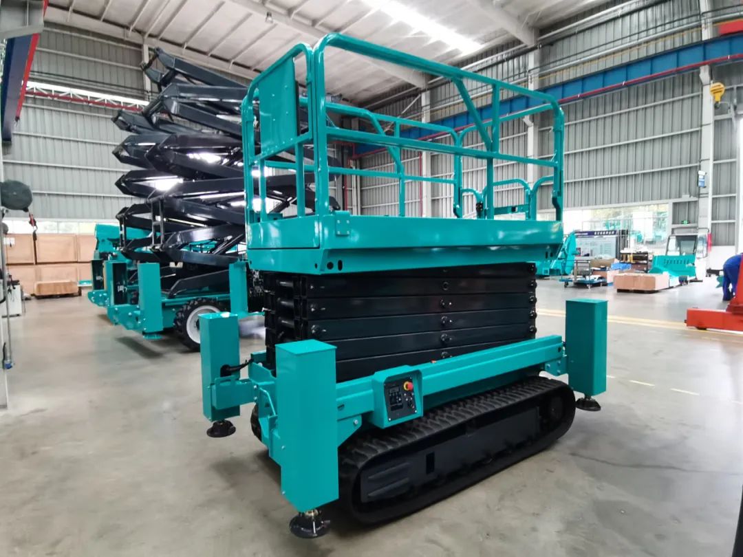 加速电动化产品结构，尊龙凯时ag智能第一款履带剪叉式高空作业平台来了！