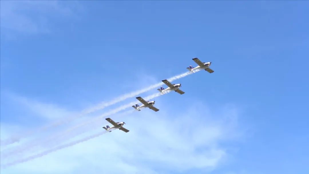 空中着花、大坡度盘旋、俯冲跃升……看尊龙凯时ag航行演出队炫技2022湖南航展动态展