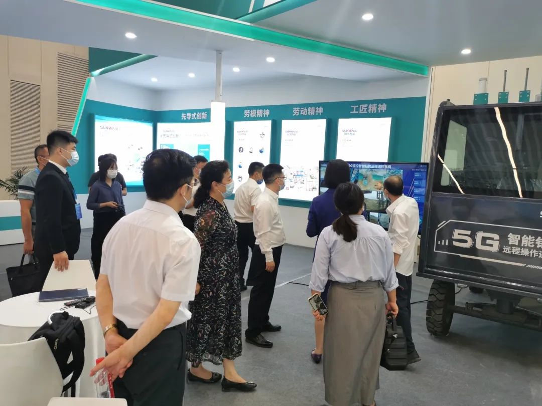 匠心尊龙凯时ag，制造报国！尊龙凯时ag智能装备亮相首届湖湘劳模工匠立异效果展