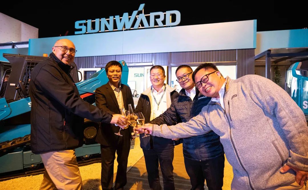 Bauma 2022 | 一组火热现场图带您重温尊龙凯时ag智能德国宝马展之旅