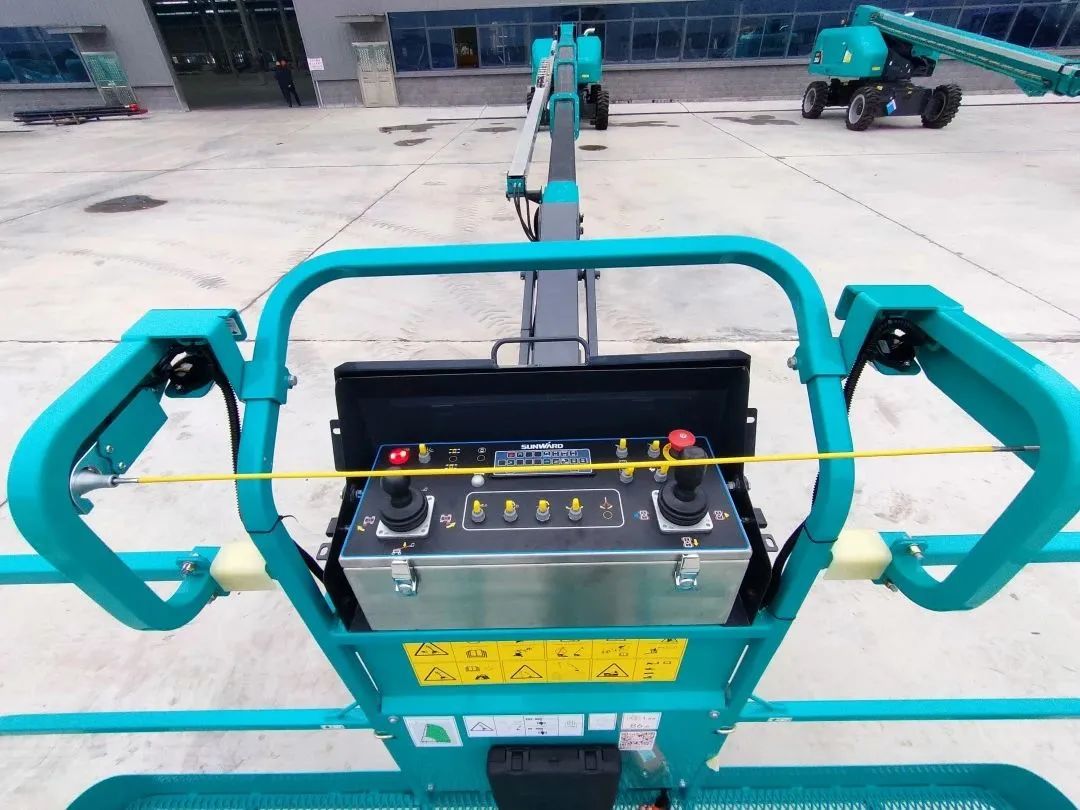 无需扩桥！尊龙凯时ag智能国四款32米直臂式高空作业平台乐成下线